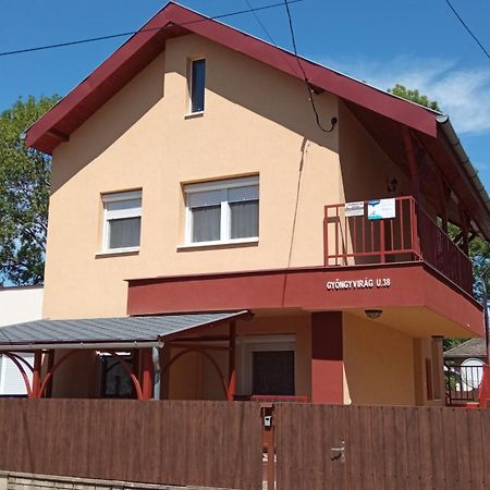Gyoengyvirag Apartmanhaz Hajdúszoboszló المظهر الخارجي الصورة