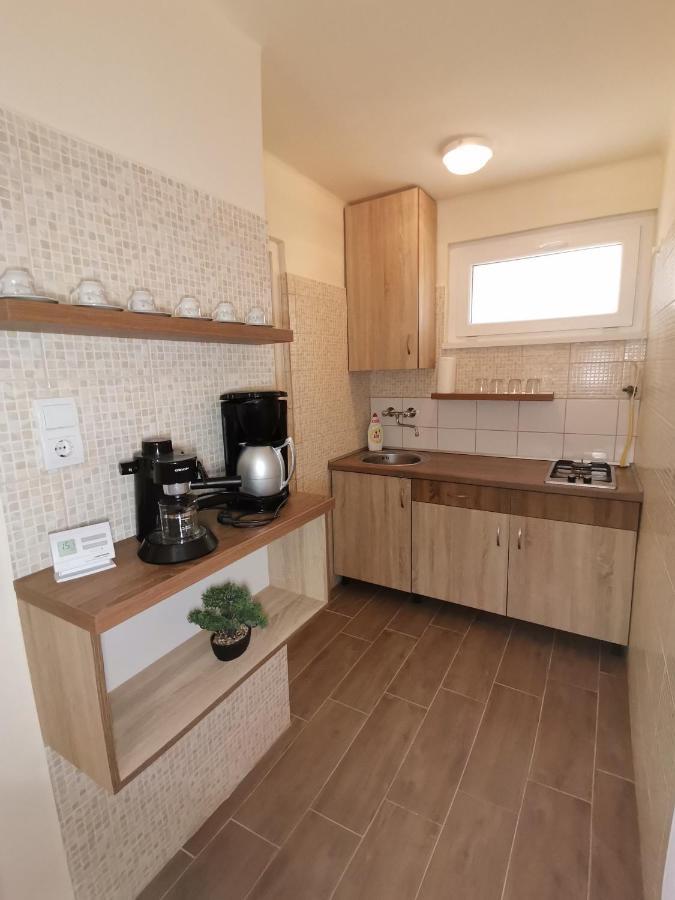 Gyoengyvirag Apartmanhaz Hajdúszoboszló المظهر الخارجي الصورة