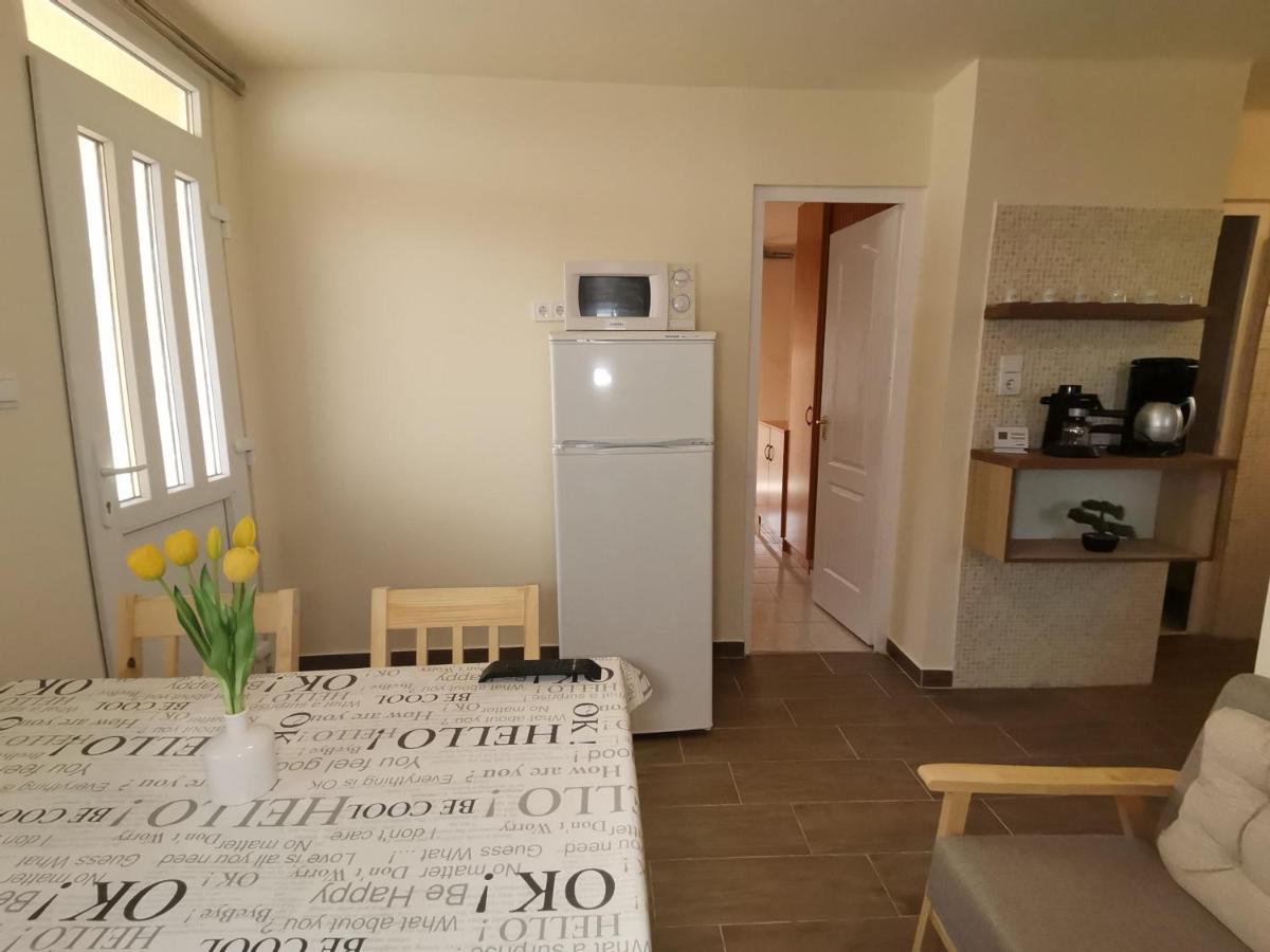 Gyoengyvirag Apartmanhaz Hajdúszoboszló المظهر الخارجي الصورة