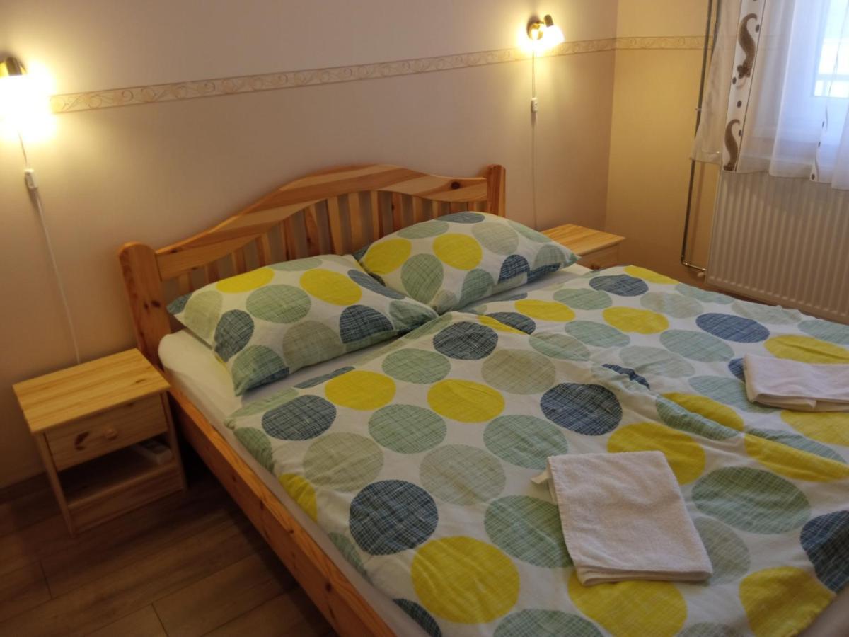 Gyoengyvirag Apartmanhaz Hajdúszoboszló المظهر الخارجي الصورة